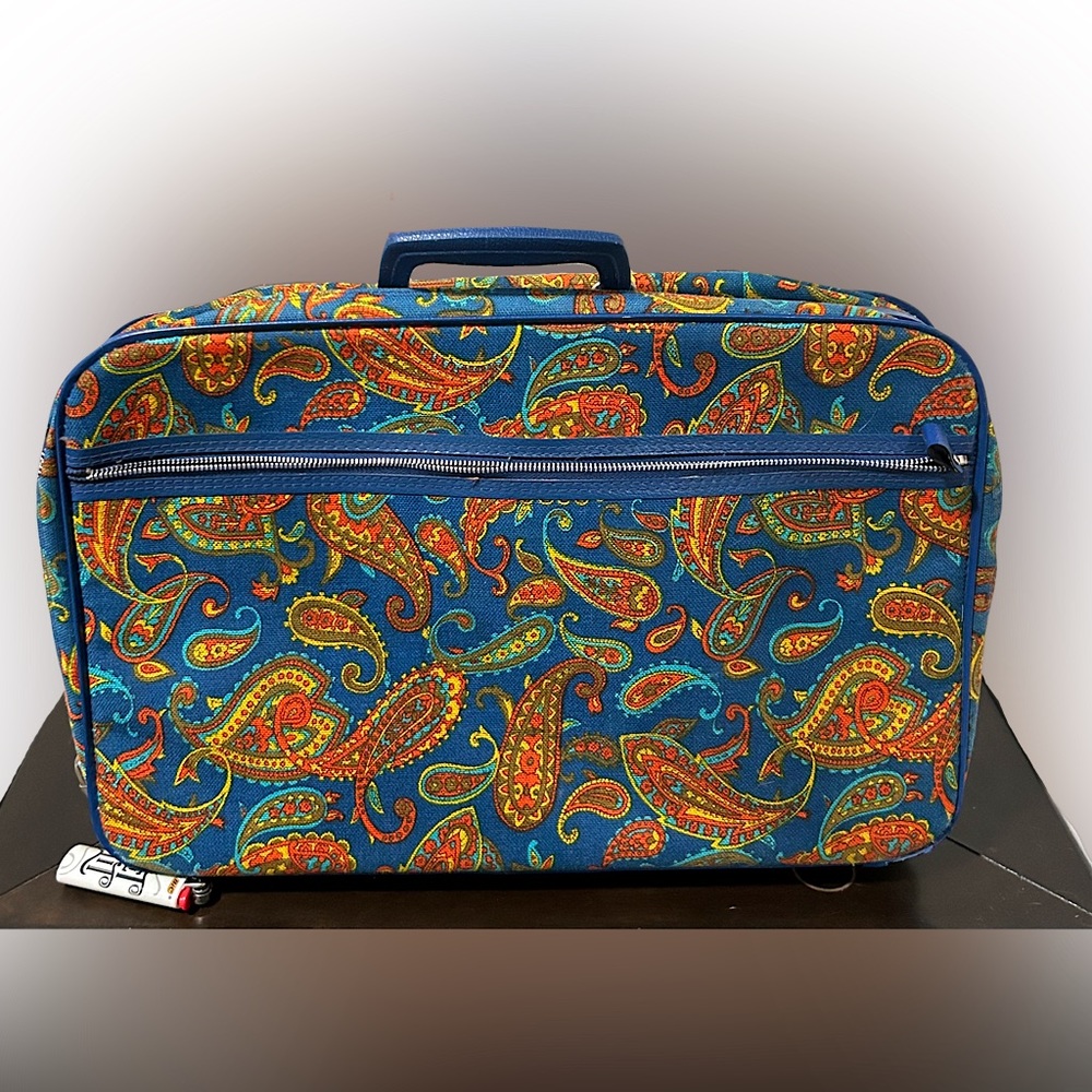 Vibrant Paisley Bantam Travelware Carryon Case